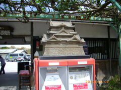 ポストにも彦根城が…！

彦根城のあとに、竹生島に行こうと思っていたのですが、あまりの暑さに歩く気力を失い、さらに船に間に合わないことに気づいて断念…。