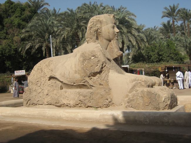 スフィンクス！アラバスター製だそう、<br />顔がきれいに残っている。