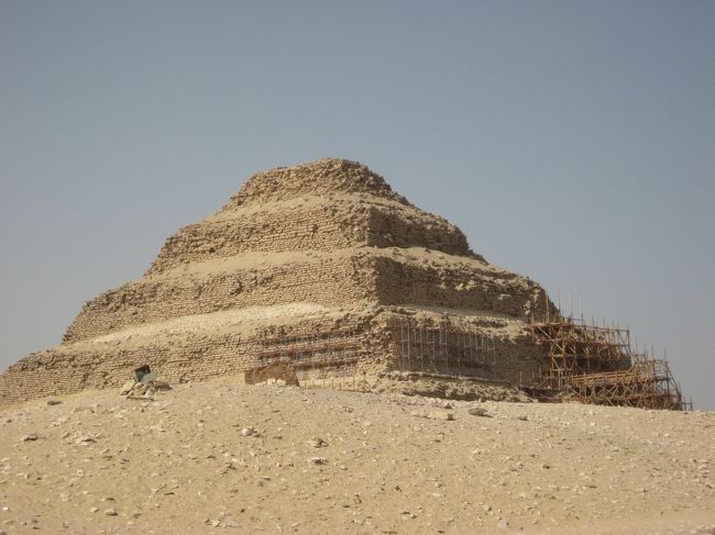 サッカーラの階段ピラミッド！B.C2650年だって！<br /><br />サッカラビールのイラストにあったよ！