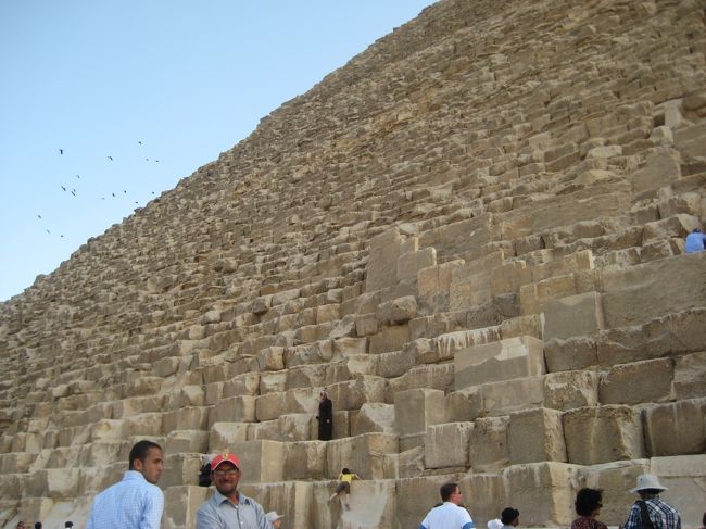 近くで観るとすんごい大きい。<br />圧巻です。