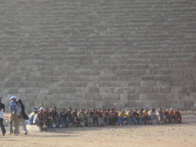 人がやたらいる。。。<br />なんだろう、なんなんだろう。