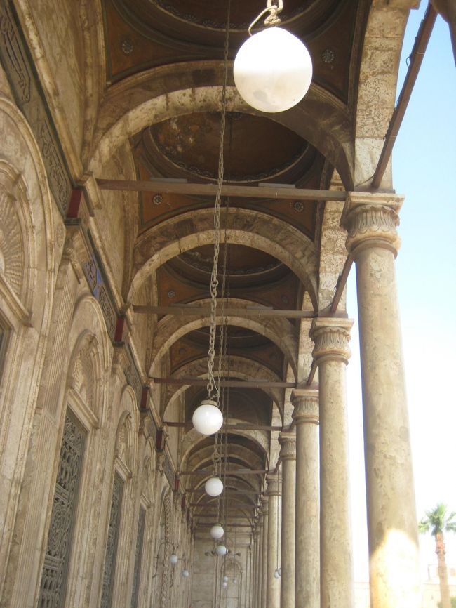 まあるい照明がかわいい！