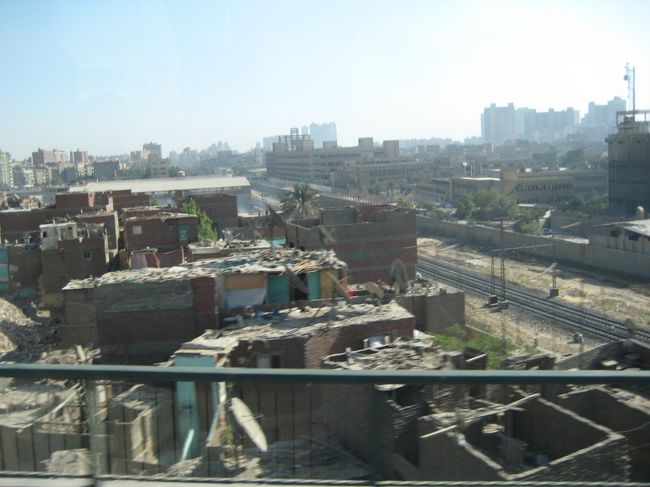 空港へ向かう途中。<br /><br />帰りはやっぱさみしいもんがありますね。はい。