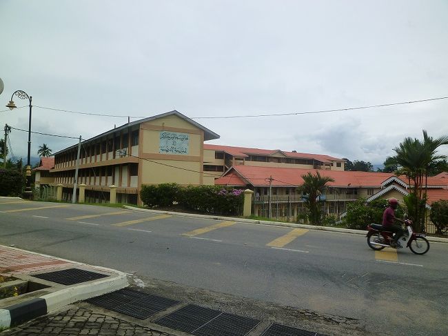 クアラ・カンサー、ウブディア・モスク。イスラム教の学校。