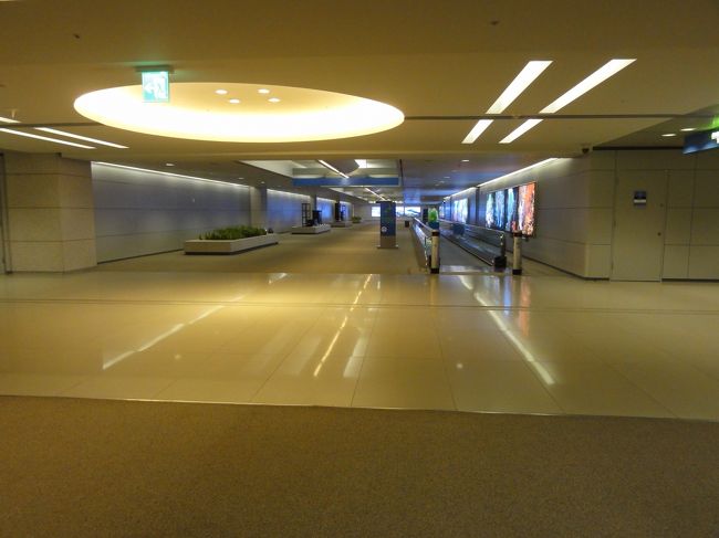 仁川空港はんめっちゃ広い。<br />どんどん歩かなくっちゃ･･･。