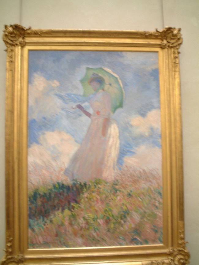 オルソー美術館<br /><br /><br />いつもはこの１枚しか飾ってないんですが、10年前に行った時（下の写真で、2000/7/22です。）は左右対称の絵画が一緒に展示されていました。<br />左側の絵画は模写？なんだろうか？？？<br /><br />あ〜ぁ、この写真もだぶついてます。失敗。<br />皆、もう少し離れて見てほしいな〜！<br />