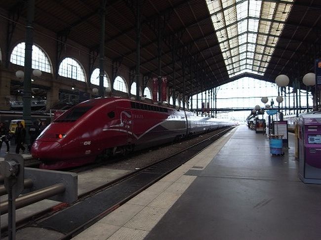 そうこうしてる間に１時間半なんて時間はあっという間にすぎ、パリ北駅に到着です。<br />ヨーロッパの駅ってほんと風情があっていいですよね。