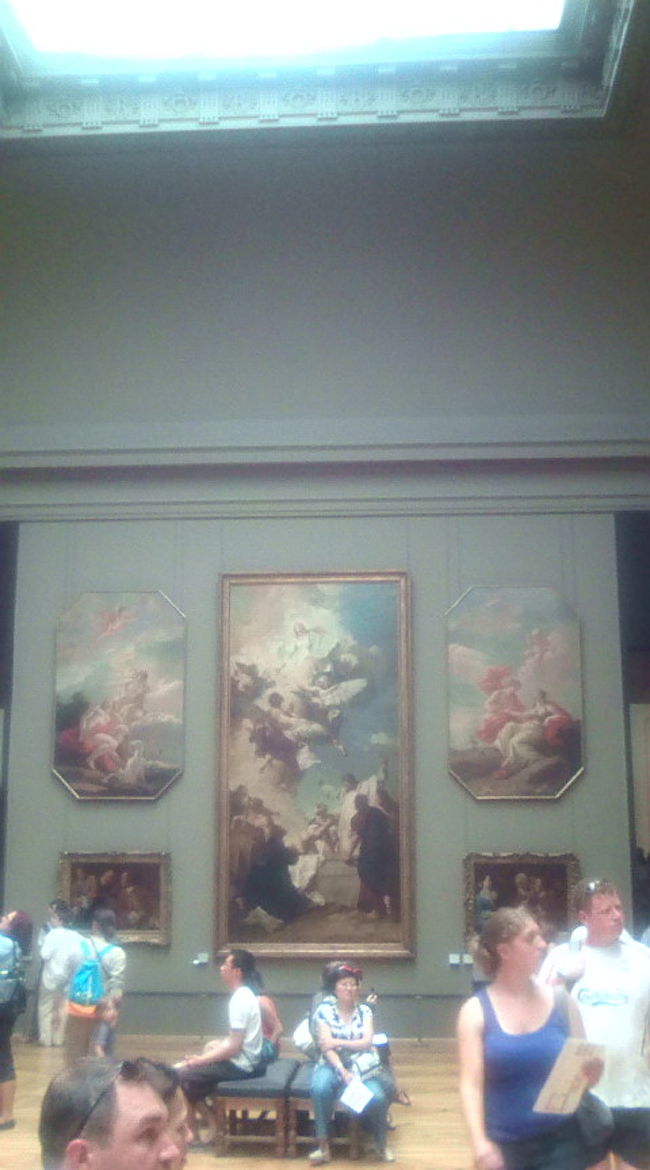 私の大好きなルーベンスの部屋！！<br />しばしソファーにすわってぼーーーーっとする。<br />肌の感じや瞳の輝き。生き生きとした躍動感が好き。