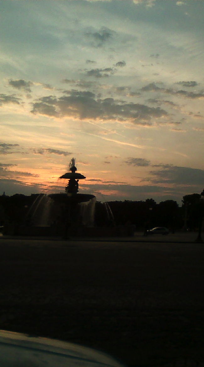 雲の感じが日本とはまた違う気がして。