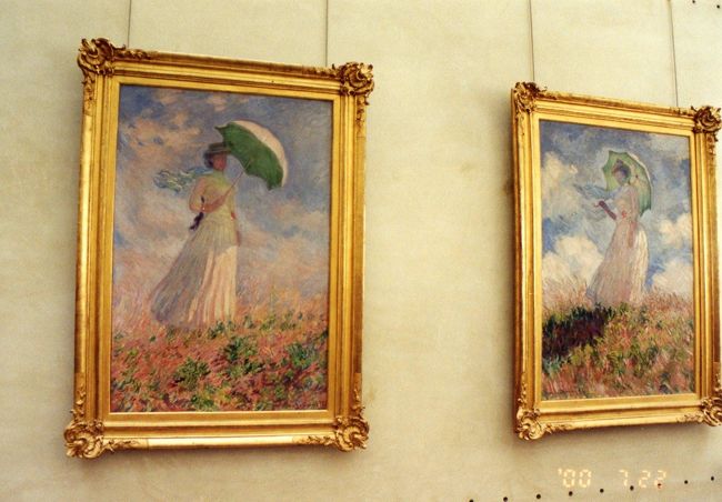 2000/7/22に行った時の写真です。<br /><br />左右対称の絵画が一緒に展示されていました。<br />左側の絵画は模写？なんだろうか？？？