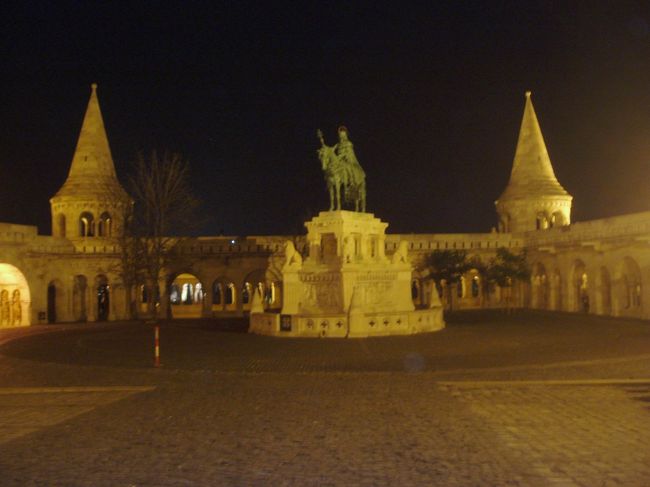 マーチャーシュ教会と漁夫の砦のライトアップ、見事でした。