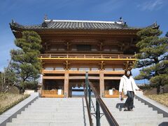 ■12:00　総持寺を出発
いっそのこと今日は休みを取っておけば良かった。
あと２カ寺ぐらい巡りたい衝動に駆られる悔しい青空(涙)。