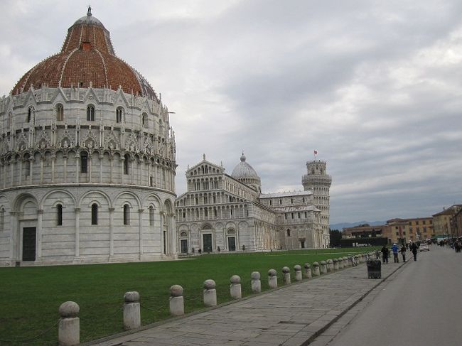 観たり、食べたり イタリア旅行⑤（ピサの斜塔観光後、モールで