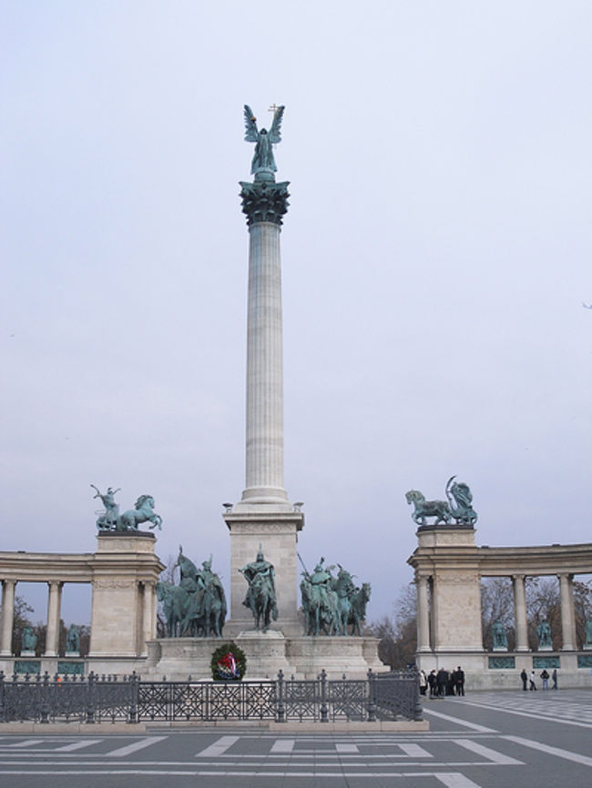 西側も見所満載。