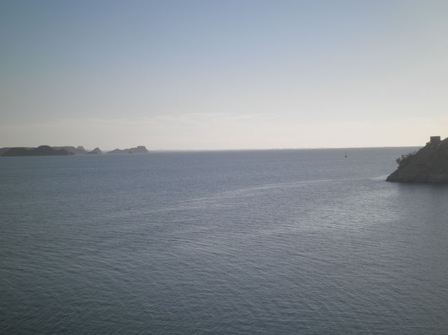 ナイル湖（アベ・シンベル神殿前）<br /><br />＊世界最大の人造湖<br /><br />＊湖の先はスーダン