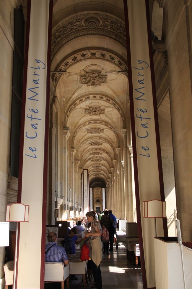 最後は入ってみたかったカフェ。<br />結局入口から覗いただけで終わってしまいました。