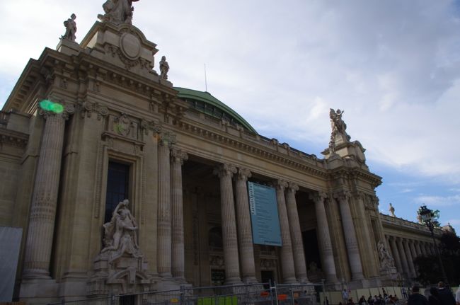 グラン・パレ。<br />1900年のパリ万博の展示会として、<br />建設されました。