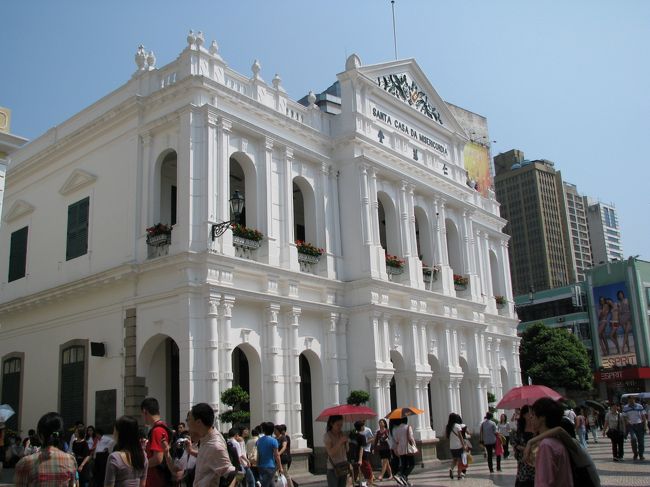 セナド広場近くの建物です。<br /><br />何だったか忘れてしまいました。<br />