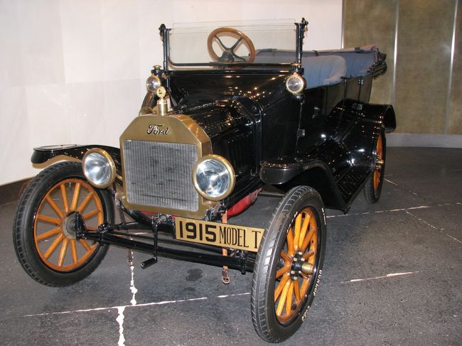 クラシックカーも数台展示されています。