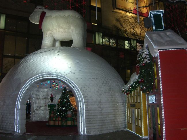 ロッテホテル前の乙支路入口駅の７・８番出口上がった所はいつもキラキラで、何かしら演出していますよね♪