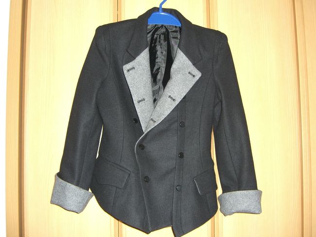 doota！でこのジャケットを購入。<br /><br />日本円で９，０００円位でした。この値段でこういうデザインのジャケットないんですよね？