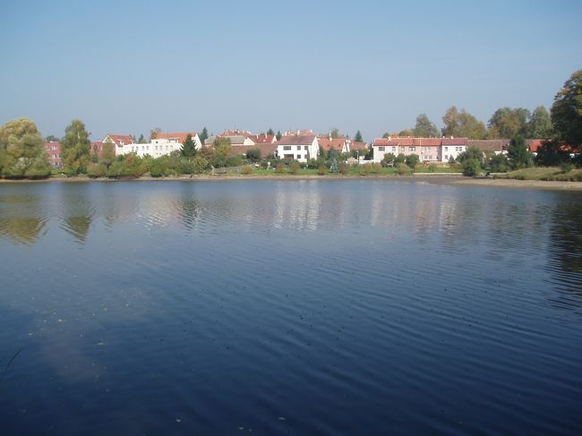 今度は旧市街を挟んでウリツキー池と反対側にあるシュテェブニツキー池へ。