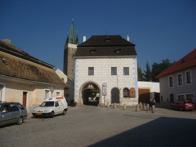 再び旧市街へ。テルチ城の門でしょうか。