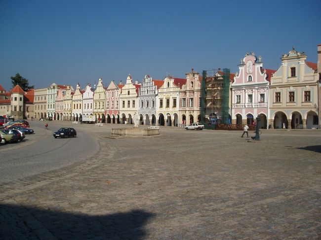 午前11時過ぎているのに、人がまばらで静かな街ですね。確かに交通の便が悪くて行きにくい所ですが、最高の観光地です。