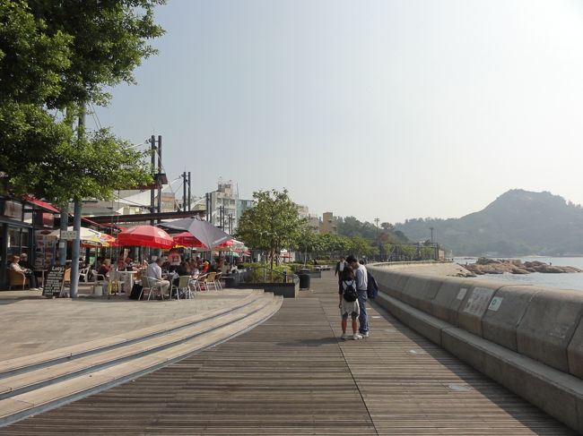 更に奥に進むと小さなお店が並ぶところに〜<br /><br />こういうとこがおもしろいし好きなkaoleeたち<br />行ってみよう〜