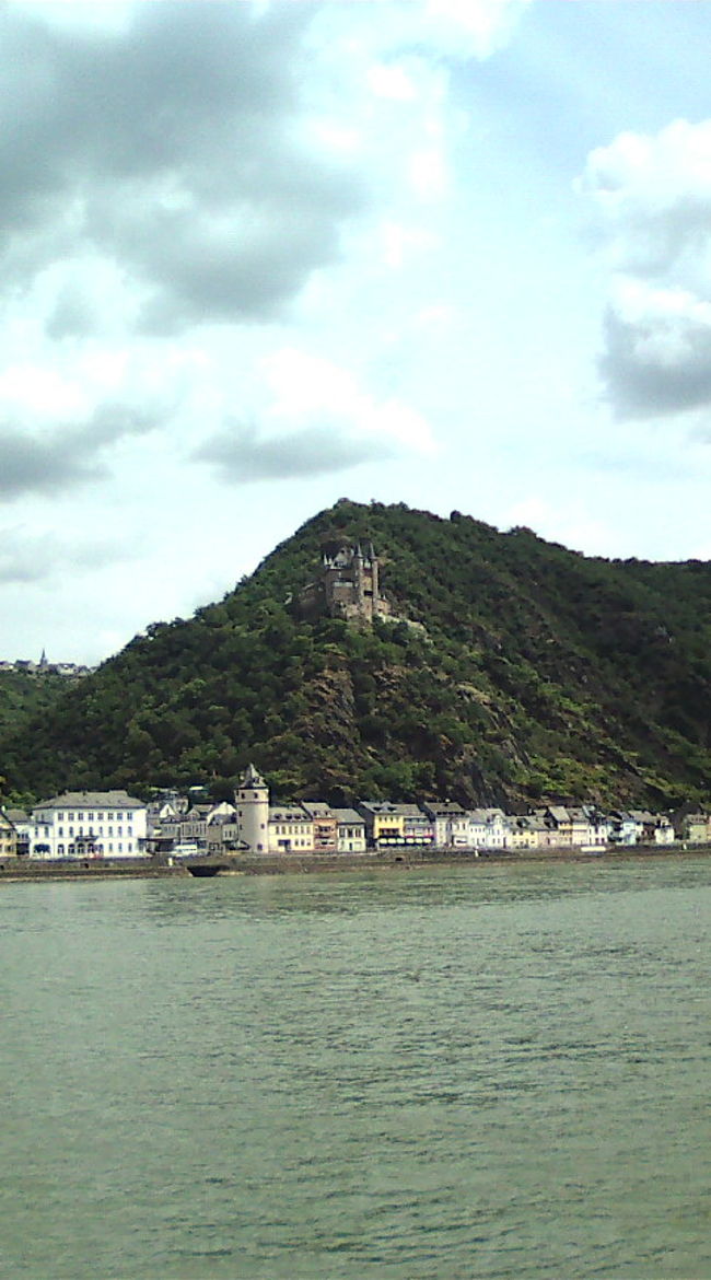 そのあとライン川クルーズでランチをしました。（ランチの写真なくてスミマセン）