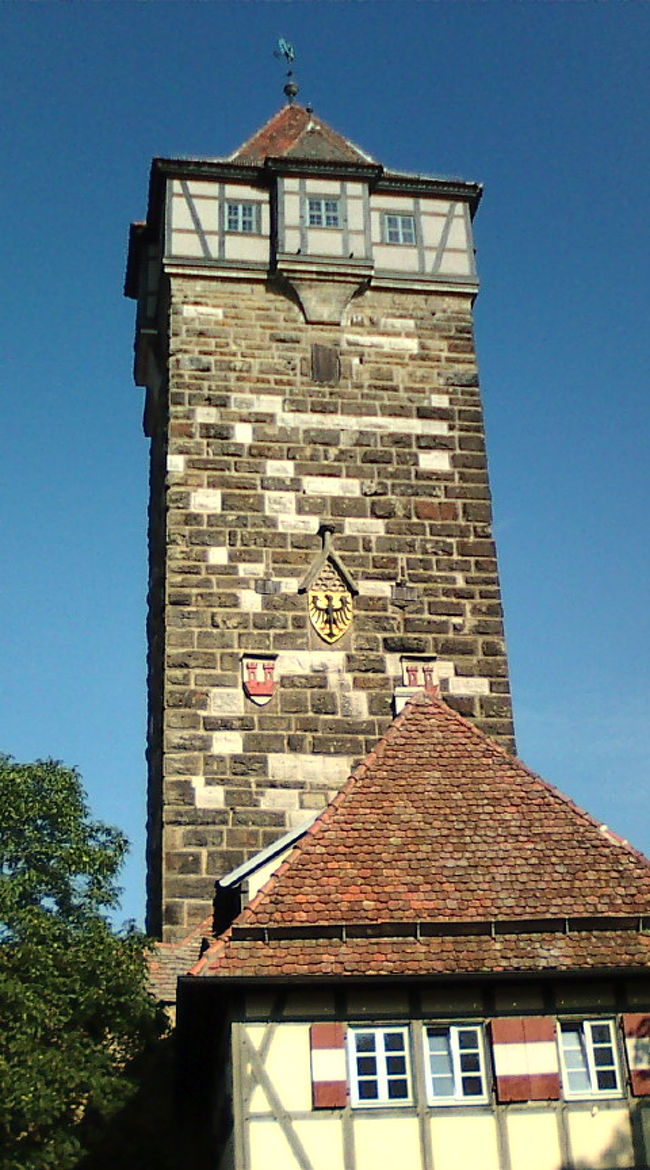 ローテンブルクの街を歩きます。