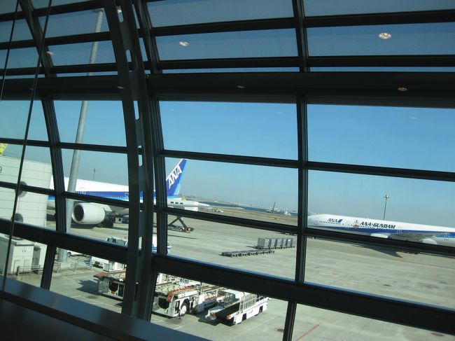 羽田は連日どおりカラカラの冬晴れ。<br />