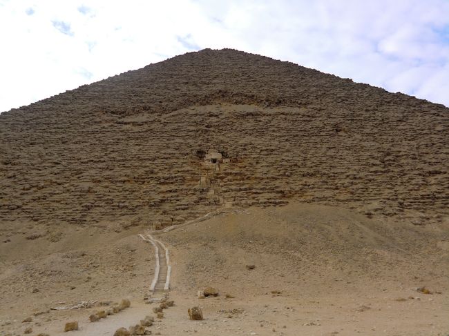 さぁ、赤のピラミッドに行くぞ〜！！<br /><br />一番乗りだ〜〜〜！！！<br /><br />