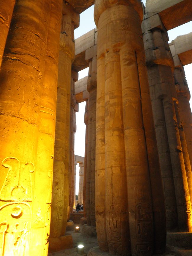 ルクソール神殿<br /><br />＊夕方からライトアップされていました
