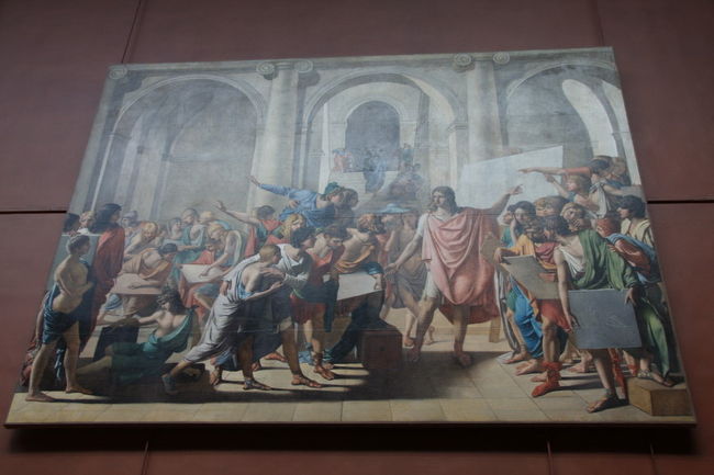 混んでいる美術館では小さな作品よりも大きなものの方が見やすいですね。