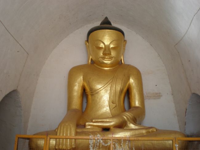 中の仏像が良かった。