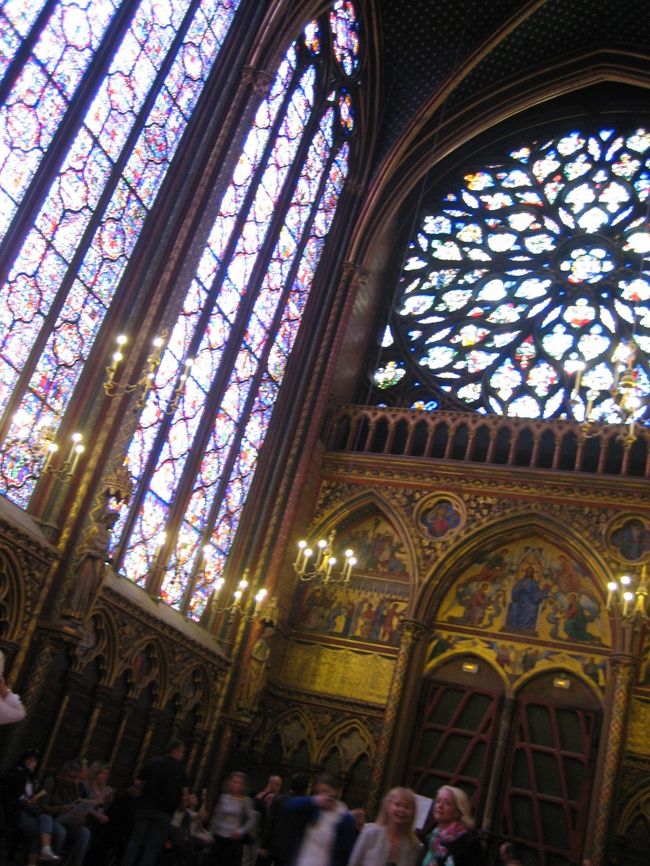 太陽の光が射し込み、夢のよう。