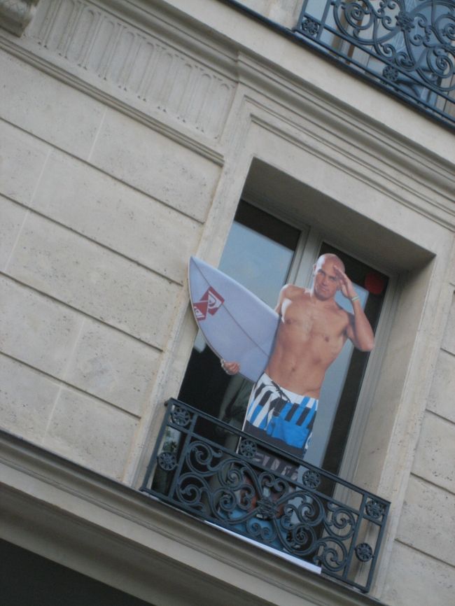 サーファーもいるパリ