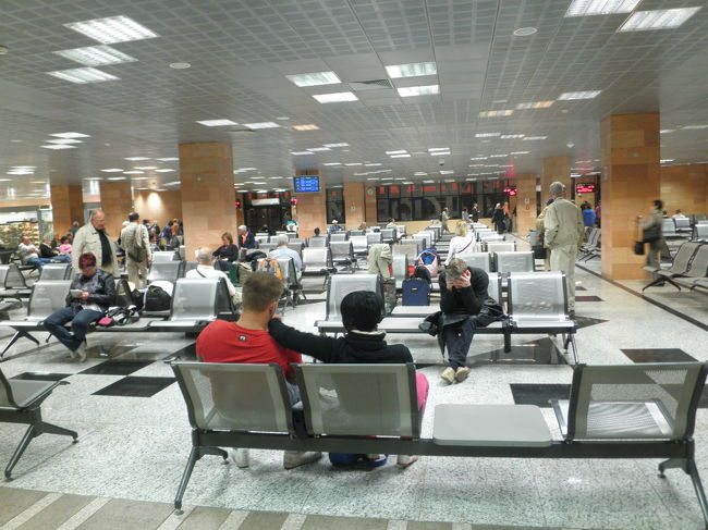 ルクソールの空港ロビー