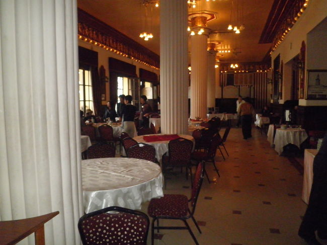 レストラン内<br /><br />＊大きなレストラン、日本人ツアーの利用が多い