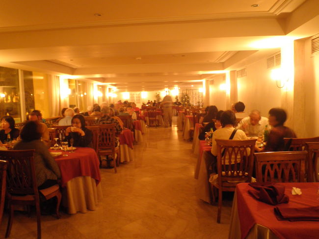 ホテルのレストラン