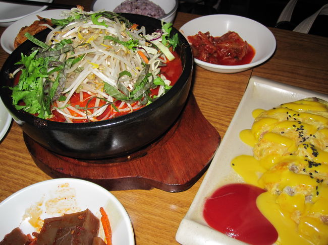 ３人で二人前を注文しましたが、お腹いっぱいになりました。<br /><br />セットの卵焼き、ご飯を食べて、辛さを紛らわせます。<br /><br />とにかくご飯がすすむ！<br />ごはんは赤米です★<br /><br />