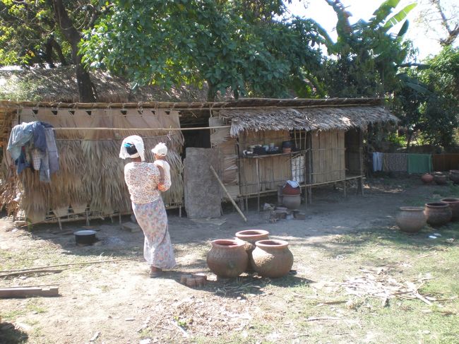 作業員の家。<br /><br />工場で働いている人は、ここで生活している。