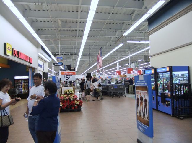 その後、ウォルマートでお土産購入。<br />ナッツが安い!!!