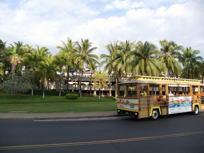 トローリーに乗って移動。<br />今回の旅ではお世話になりました。