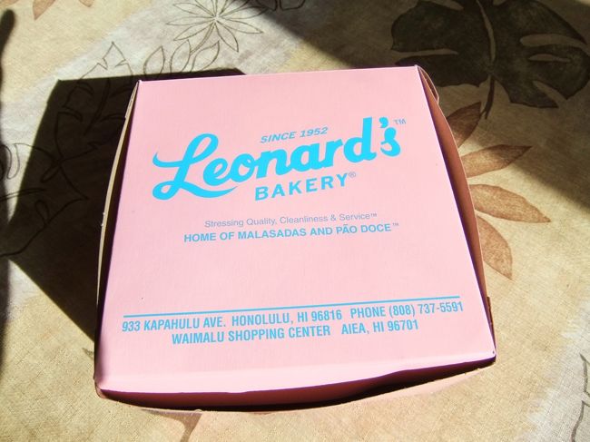 leonard'sを購入。<br />プレーンとチョコを食べました。<br />甘くて美味しい。