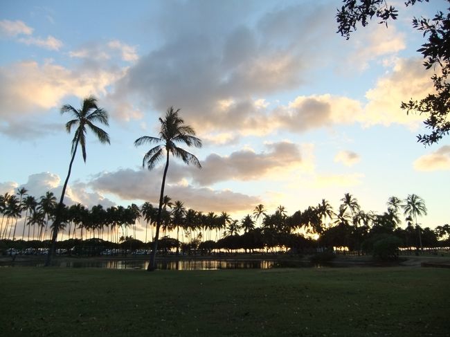 夕日を見ようと浜辺に向かう事に。