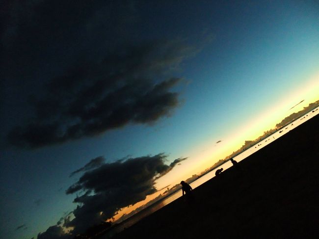 みんなが楽しそうにビーチバレーしてました。<br />