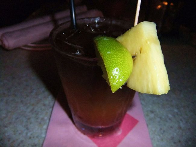 今回の夜ごはんマイタイバーに行きました。<br />海辺のお店なので波音を聞きながら、食事しました。<br /><br />お酒が結構強くて、フラフラに(笑)