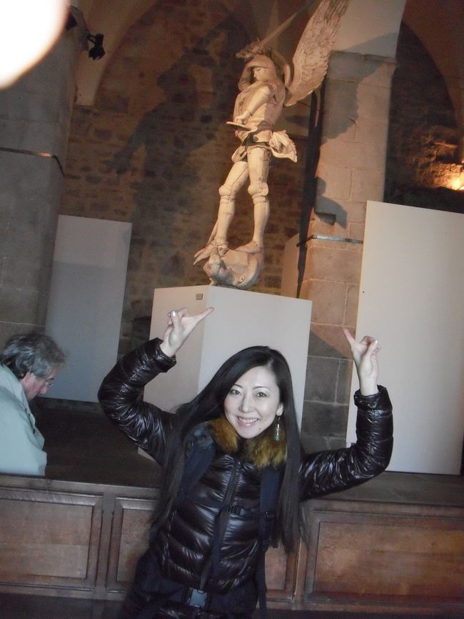 聖ミカエル（ミッシェル）<br />戦いを司る最強の天使<br /><br />神の武器庫から賜ったという剣を持ち、ドラゴンを退治するなど大きの武勇伝が語られる。<br /><br />ジャンヌ・ダルクを戦いに導いたのも、この聖ミカエルだそうです。<br /><br />